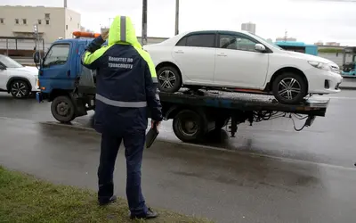 Эвакуация машин в Москве и Петербурге в 2026 году. Что изменилось