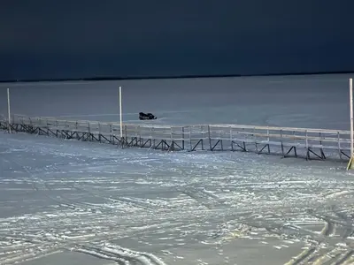 Мать двоих детей разбилась о переправу в Архангельске: должны ли подсвечивать такие конструкции ночью