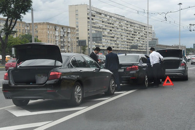 Авария с тремя неизвестными